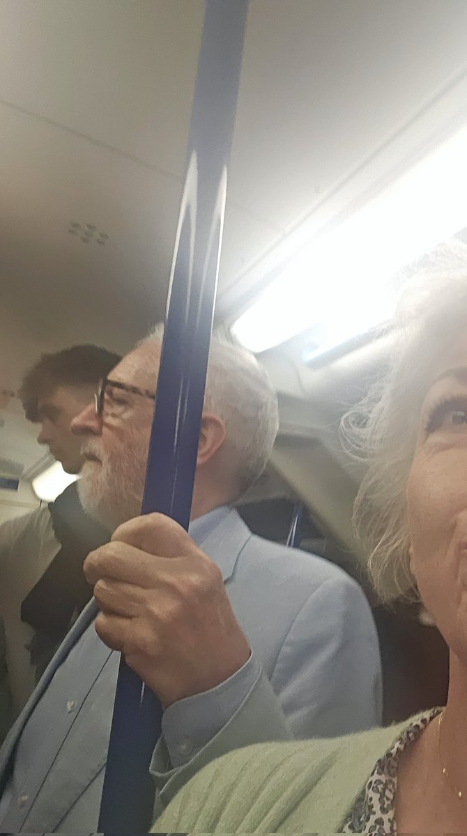 Honoured to have helped escort this Rt Hon chap to Parliament Square 🇵🇸 Free free Palestine ❤️