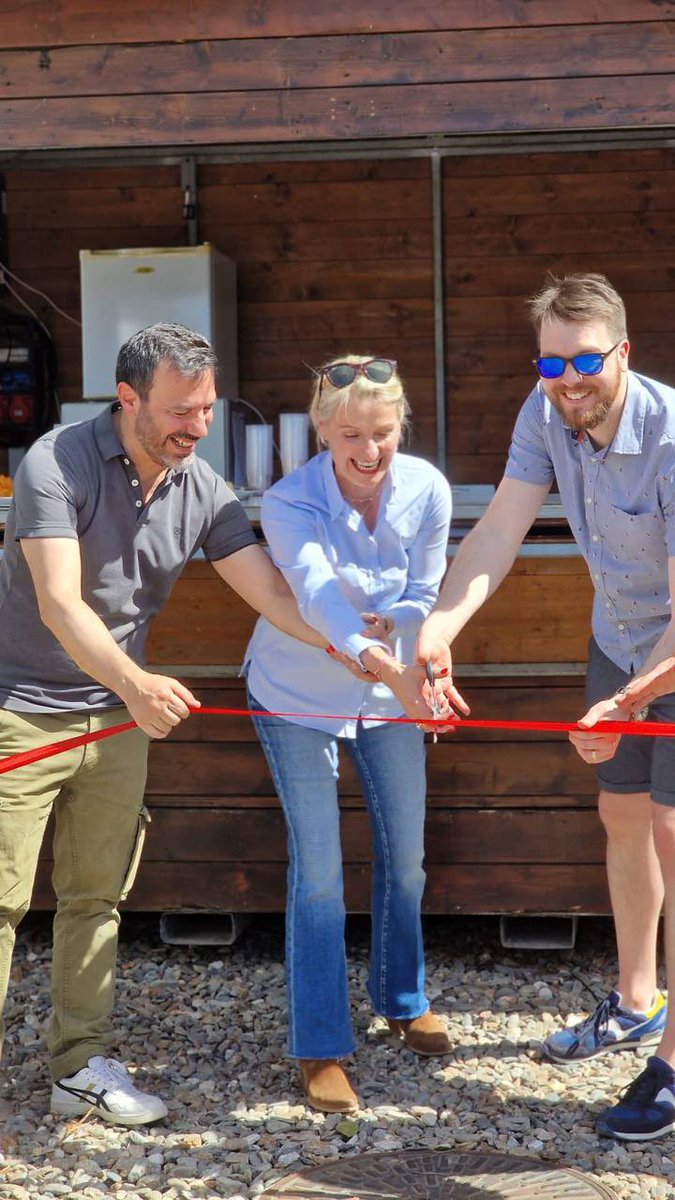 KarinValenzano's tweet photo. ✨ Oggi è stato inaugurato il chioschetto per le associazioni a Davesco, sulla via del vecchio  tram.

🌸 Un ringraziamento alla Commissione di quartiere di Davesco-Soragno, alle associazioni del quartiere e agli spazi pubblici del DSU.

#LuganoMyCity #LuganoVALE https://t.co/xjmlUU2Qd7