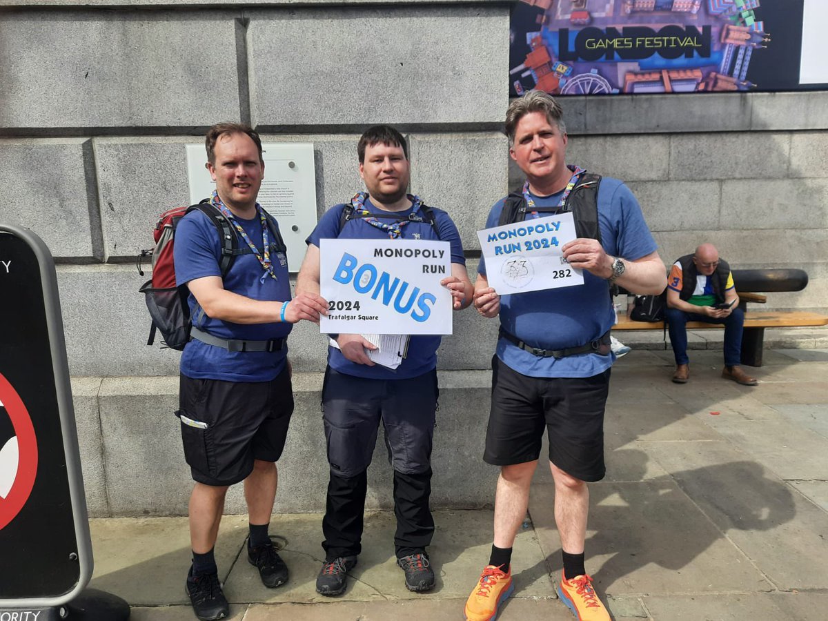 adric_warth's tweet photo. @monopoly_run #mr24xbox #team282 #TrafalgarSquare https://t.co/9CaipCxMUc