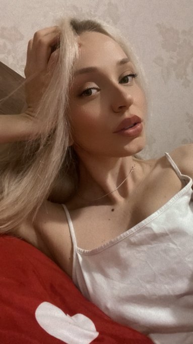 Watch Olivia Kaya💕's leaked NSFW photo on TwXstars