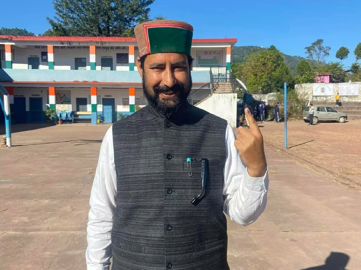 The Congress Election Committee has finalized the candidates for two Lok Sabha seats from Himachal Pradesh:

Mandi - Vikramaditya Singh
Shimla - Vinod Sultanpuri

#LokSabhaElection2024