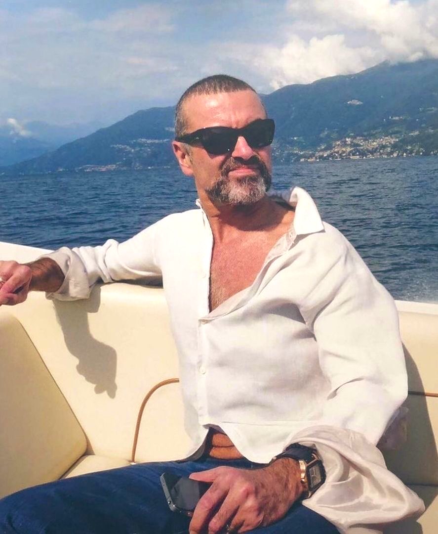 🎼 🌈 🤍 GeorgeMichael 💙☀️
  Beautiful & relaxing day to All 🧡🎵
  #georgeMichael #musiclegend