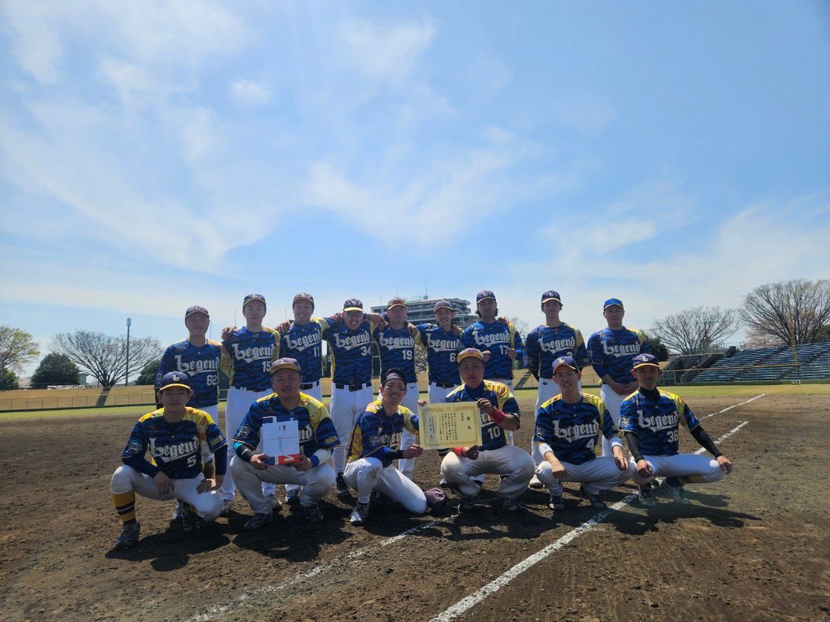 t_legendbc's tweet photo. 【東日本1部決勝】
vs 原研大洗様

6-7× ●

P本山 小黒-C宇野

《ニ》野口 宇野

序盤から逆転に次ぐ逆転。
8番塚本（雄）の勝ち越しタイムリーで
最終回を迎えるが相手の粘りにあい
サヨナラ負け。準優勝という結果でした👏

#東日本1部
#軟式野球
#クラブチーム
#茨城県 https://t.co/GwICMTRgCD
