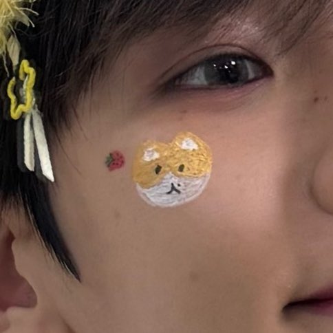 IT WAS A TEOLAEGI & STRAWBERRY FACE PAINT NOT STICKER 🥹🥹🥹