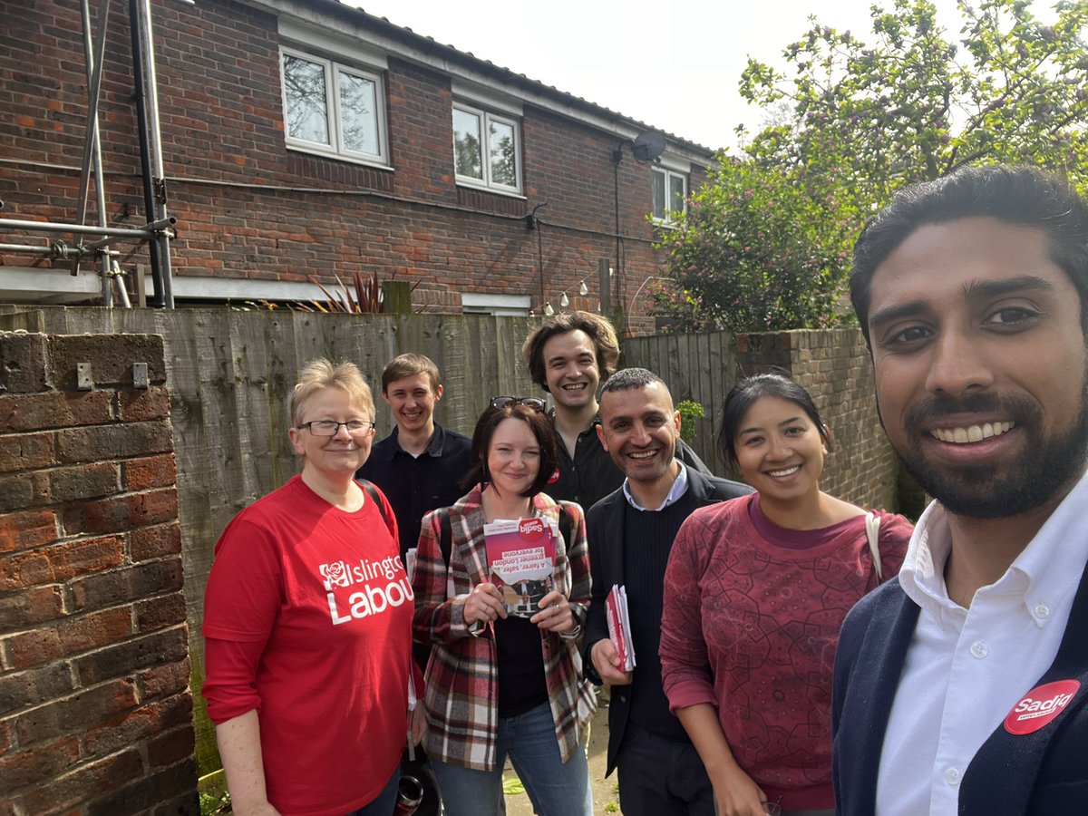Out canvassing for @SadiqKhan and @Semakaleng in Finsbury Park this morning! 🌹