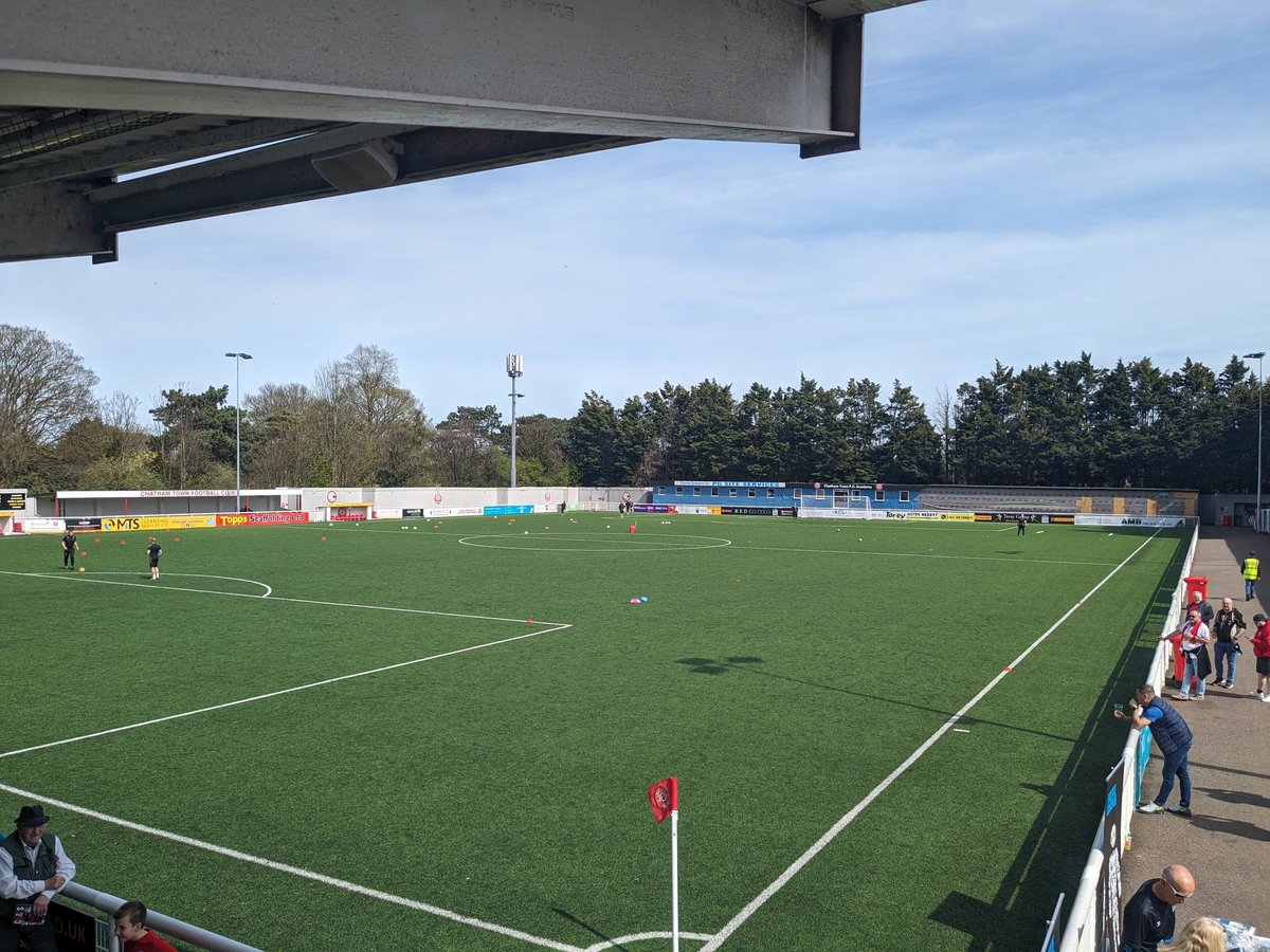 And it's live! 🚨📻🟠⚫ Tune in now for live @IsthmianLeague Coverage of @ChathamTownFC Vs @FIFC! …rs-radio-folkestone-invicta.mixlr.com/events/3336380