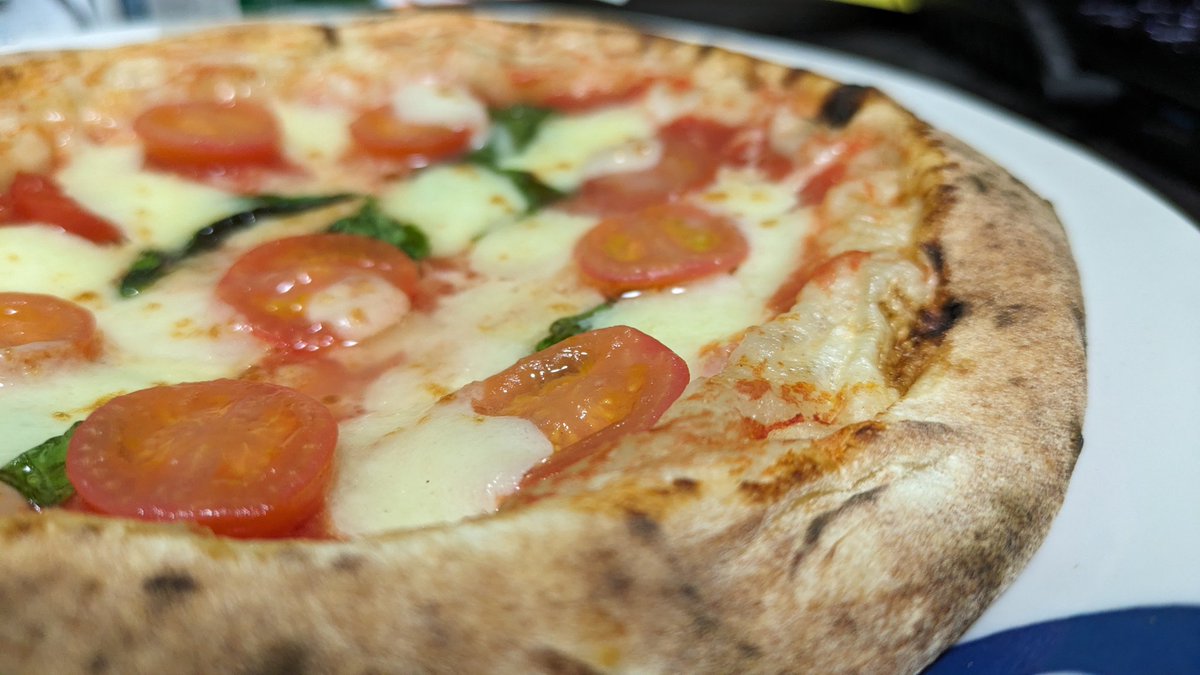 NKI_citr's tweet image. #日産サティオ佐賀GP2023
優勝トロフィーと賞状、佐賀牛、ピザいただきました！
地元産のトマトを使ったピザが一番美味しかった