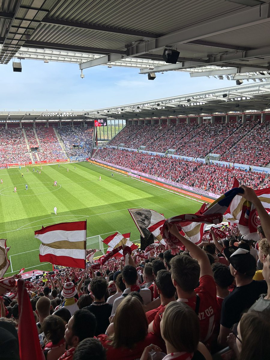 DuinkerkenTom's tweet photo. Dagje mainz @Patrick_K2401 @Vak28T @Berrt89 🍻 https://t.co/N6vB95MQ8t