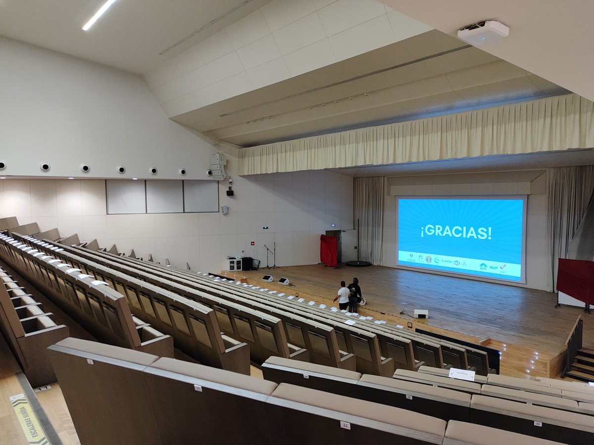 ☑️¡Todo preparado! A las 17:30 h empieza el #IVFestivalSolidarioUGR <a href="/f_solidario_ugr/">IV Festival Solidario</a> en el Paraninfo del PTS

🎵Viene con un programa de actuaciones para toda la familia

❕Sus ingresos se destinarán a asociaciones solidarias

📲¿Cómo puedes colaborar?⬇️
festivalciencias.ugr.es