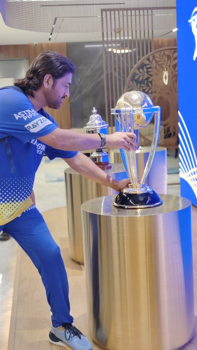 MS Dhoni 🤝 World Cup Trophy Made for each other❤️ 📌 BCCI HQ | @msdhoni | #TeamIndia