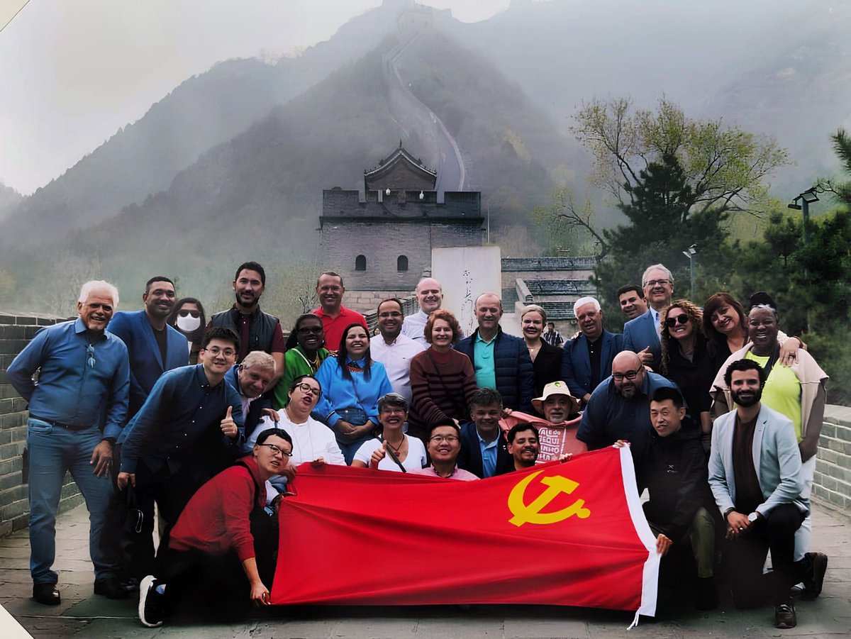 This is a post from yesterday, when Lula’s party president, Gleisi Hoffmann, was supporting communism in China. The funny thing is 𝕏 is banned there. How did she post that? Not from China, unless she used a VPN.