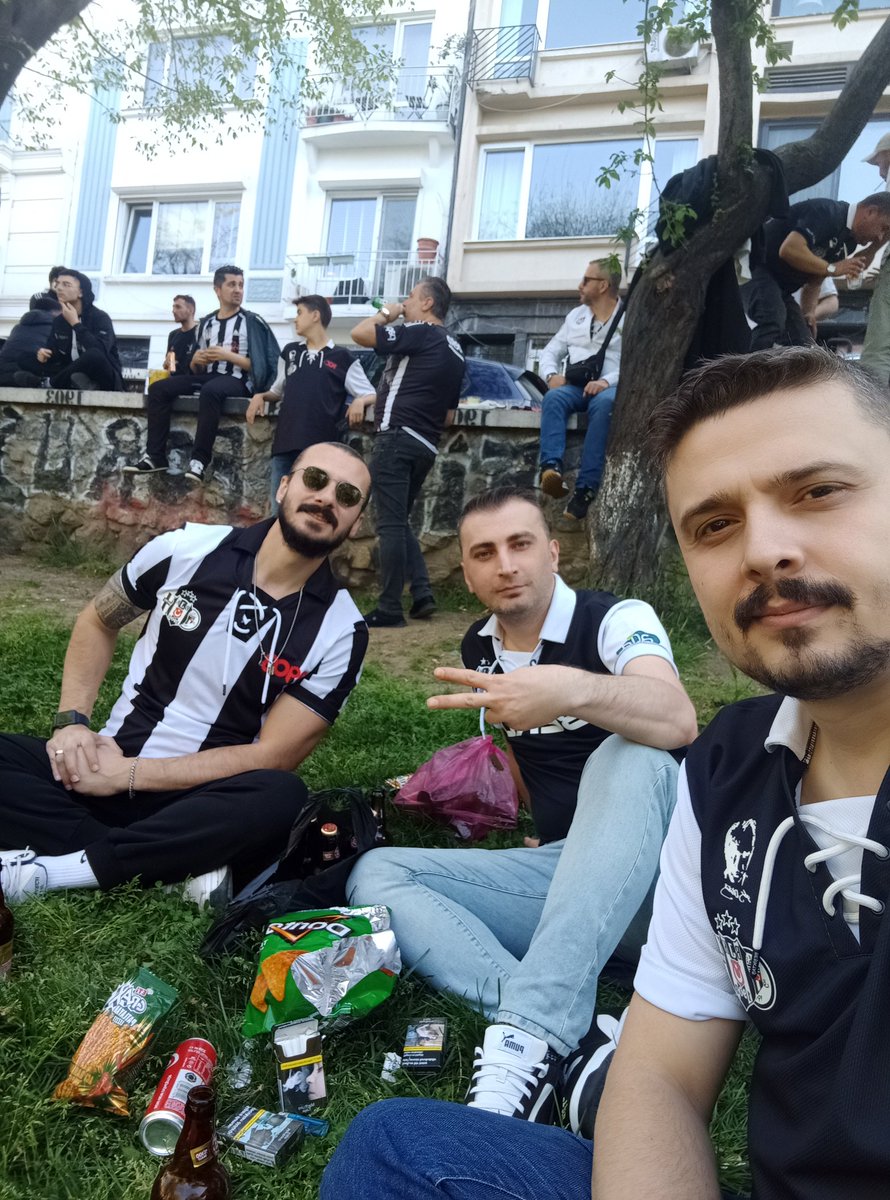 BNC37_1903's tweet photo. Seni sevmek ibadetimiz...
#BeşiktaşınMaçıVar
@BncVlkn 
@ukrts37 https://t.co/bIFpxFvG97