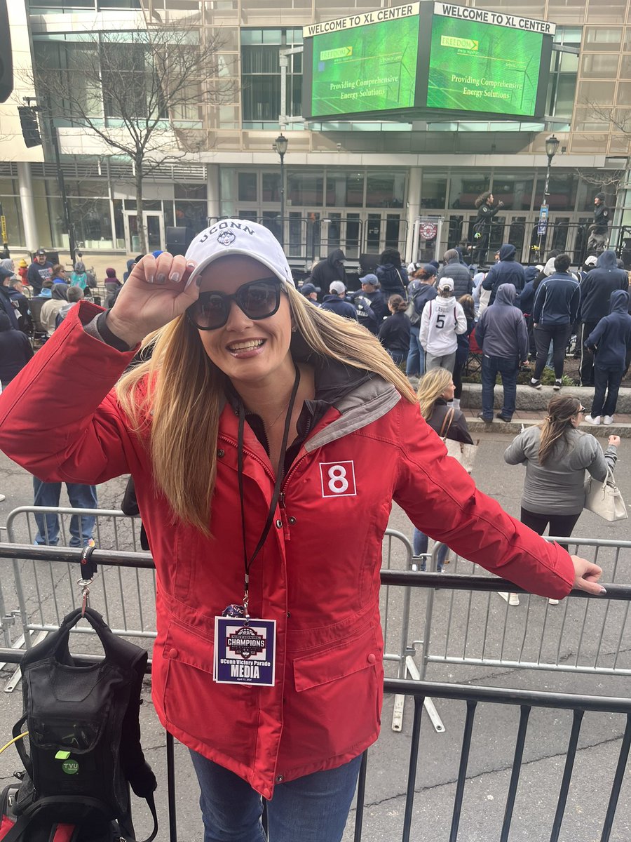 Waiting for the champs 🏆🏆🏆🏆🏆🏆 @UConnMBB @UConnHuskies @WTNH