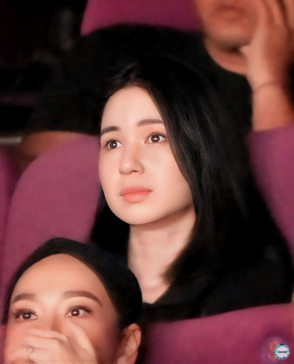 ayahgathan's tweet photo. Laura Basuki bengong aja cakep ya  Allah https://t.co/jSl7r53w9T