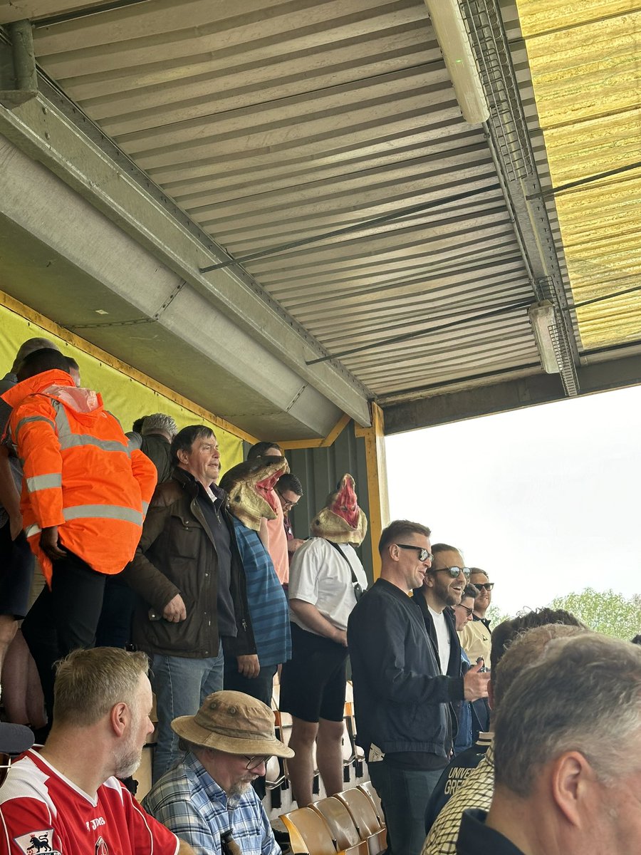 In the away end.

👀🐍 #CAFC