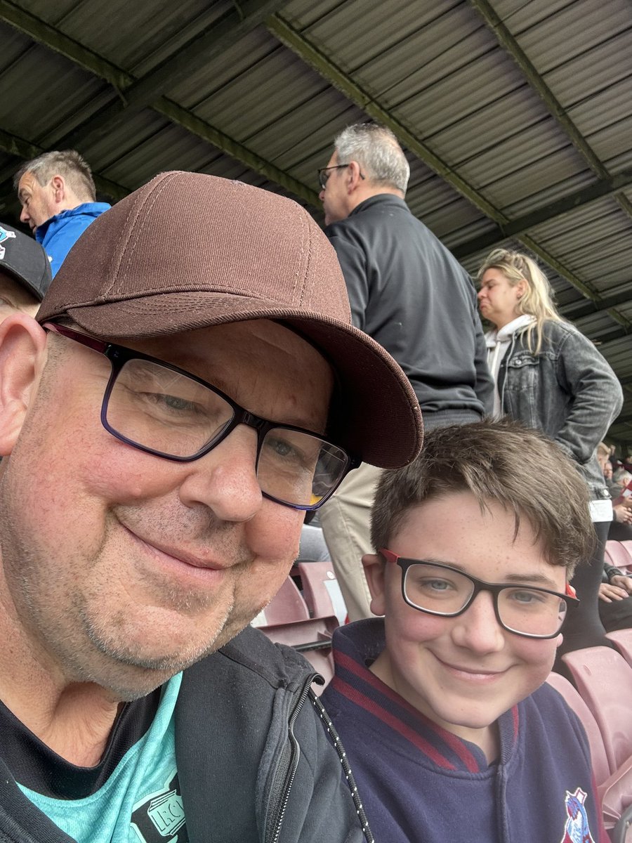 Andrew π (@ahep2008) on Twitter photo Last home game of the season ready for the playoffs Up The Iron β½οΈβ½οΈ <a href="/SUFCOfficial/">Scunthor(P)e United FC</a> Last home game of the season ready for the playoffs Up The Iron β½οΈβ½οΈ <a href="/SUFCOfficial/">Scunthor(P)e United FC</a>