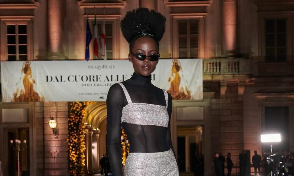 How Lupita Nyong’o Turned Heads in Daring Black & Silver at D&G’s 40th Anniversary Celebration dlvr.it/T5SLMM