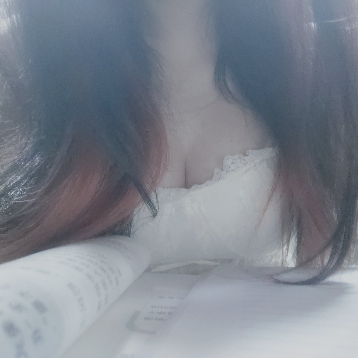 O_4ouo's tweet photo. 运动完回来  还要写作业  💩💩 https://t.co/vGoyW7tD9Z