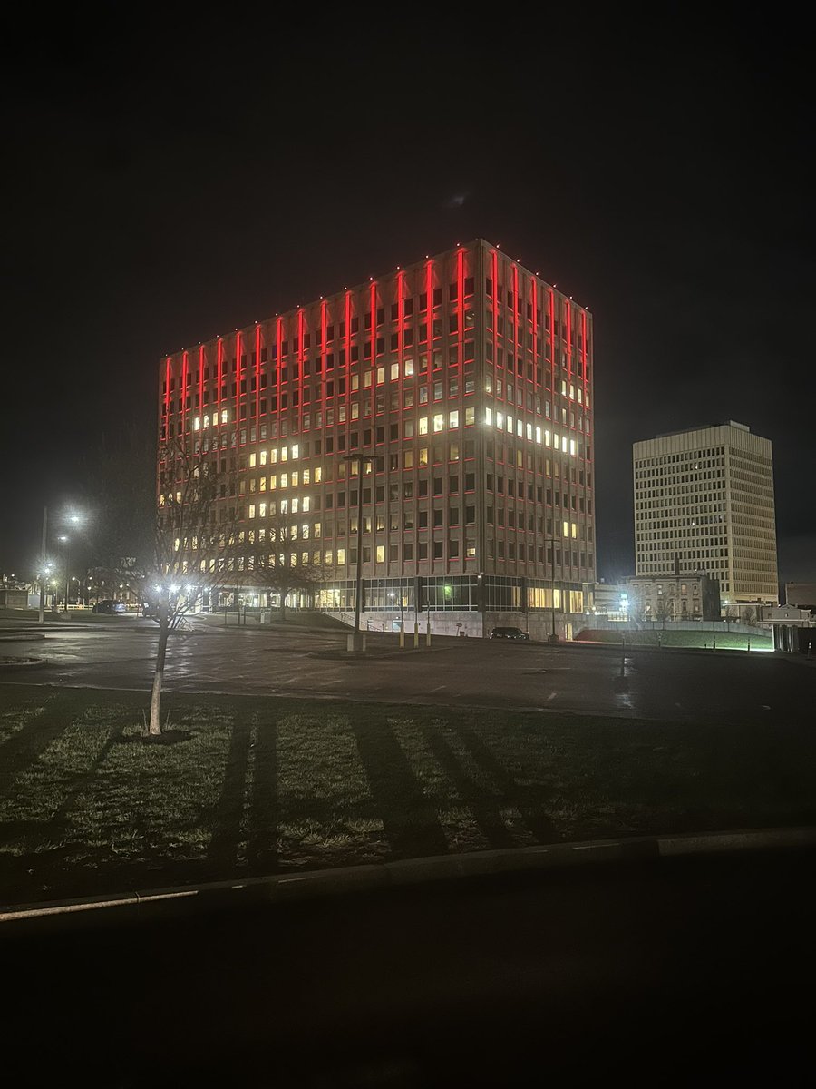 The #OneidaCounty Office Building was lit up red this week as part of @FASNY’s RecruitNY Open House Weekend, which takes place today and tomorrow. There is a drastic need for new volunteers in our county & across the state. Learn more at recruitny.org.