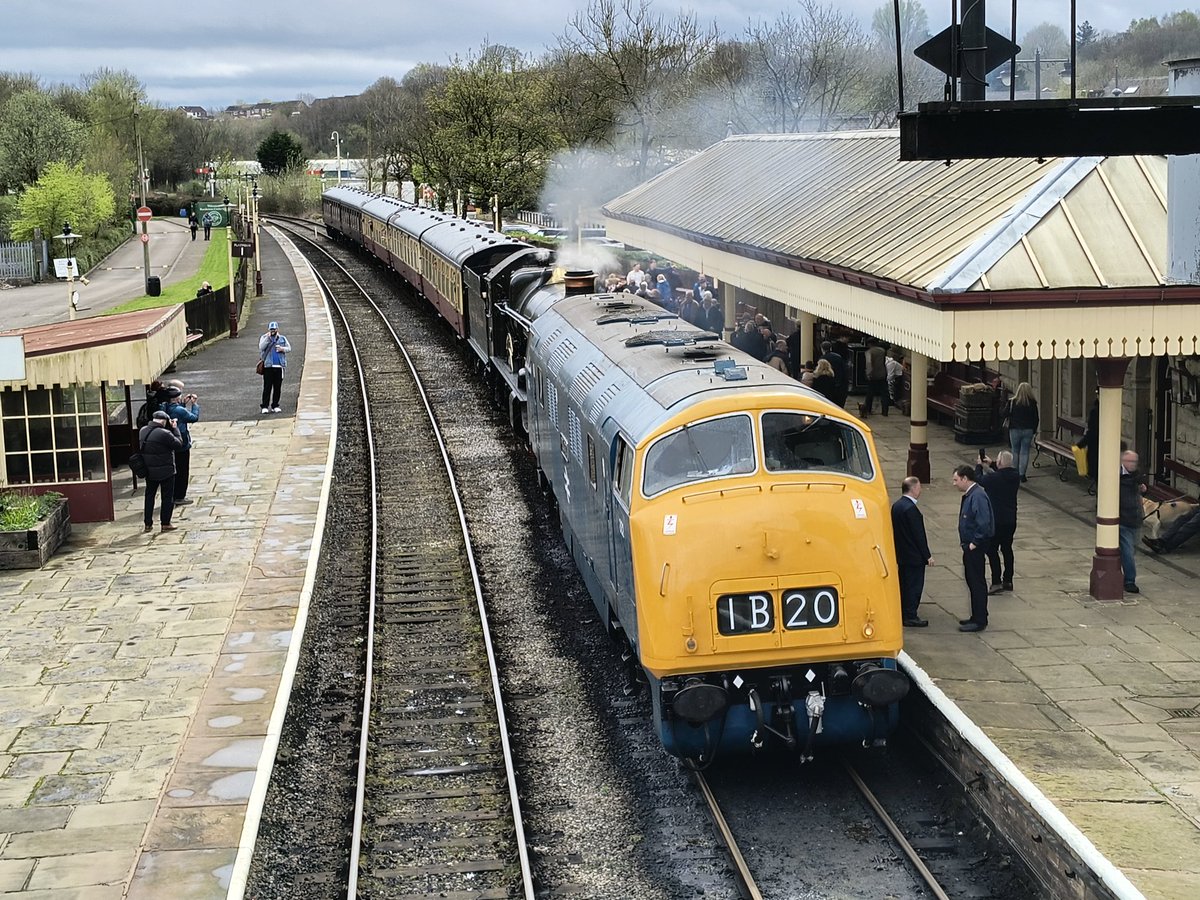 Something you don't see very often Class 42 and Pendennis double header this afternoon at Ramsbottom station