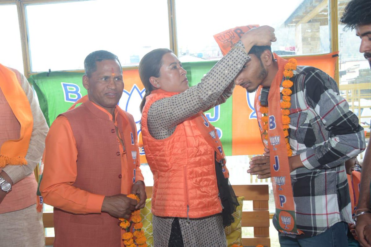 belwal_bharat's tweet photo. अबकि बार 400 पार..........🙏 
@rekhaaryaoffice 
#AbkiBaar400Paar #bjp #firek https://t.co/oBTqm6I0qg