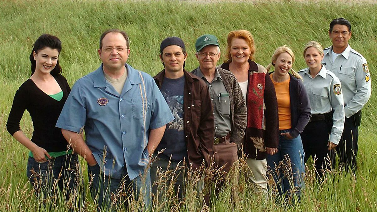Today in 2009, Corner Gas aired its last episode. One of the greatest Canadian shows ever made, it ran for six seasons and 107 episodes from 2004 - 2009. Averaging one million viewers an episode, the show won 9 Canadian Comedy Awards, 6 Geminis & 7 Leo Awards. It also had
