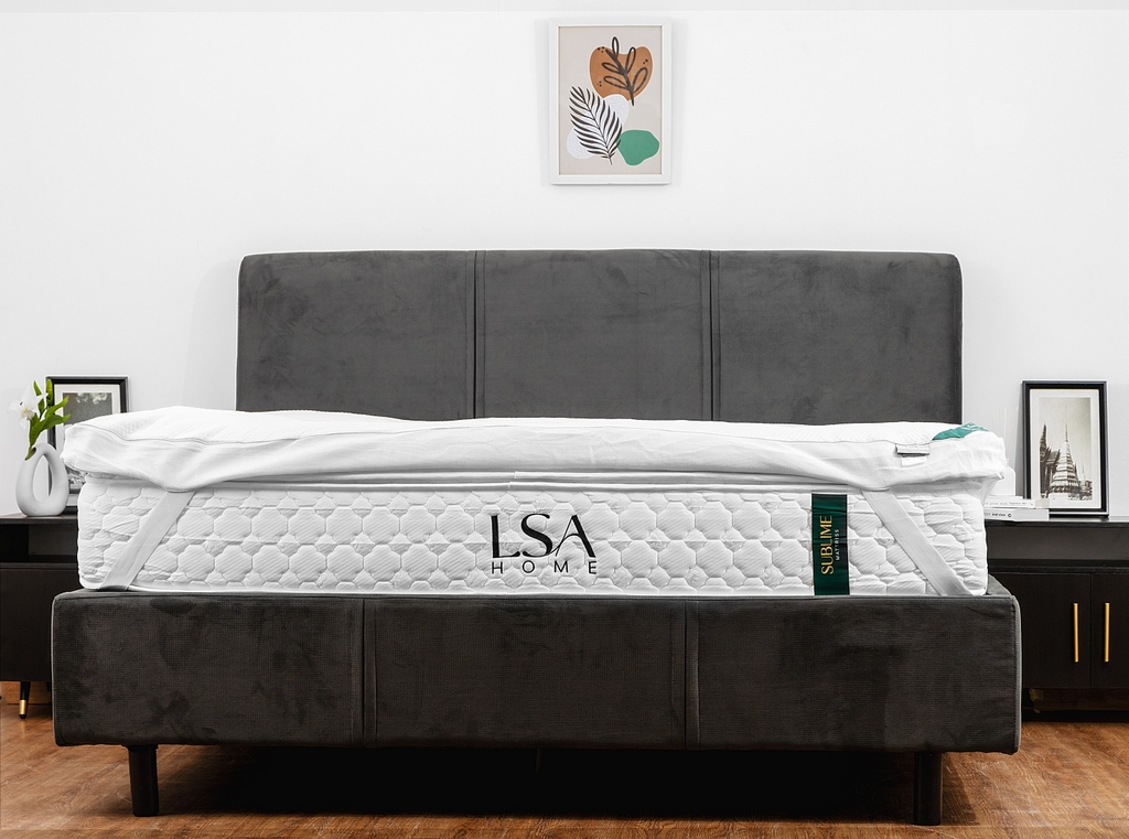 LsaHomeco's tweet image. Want to protect your mattress from dust, stains and spills? 

Our toppers are just what you to keep your mattress secured and last for a longer time.

Shop at our stores today!

#lsa #lsahome #duvets #sheets #laundry #sleephealth #personalhygiene #mattress #beddings #topper