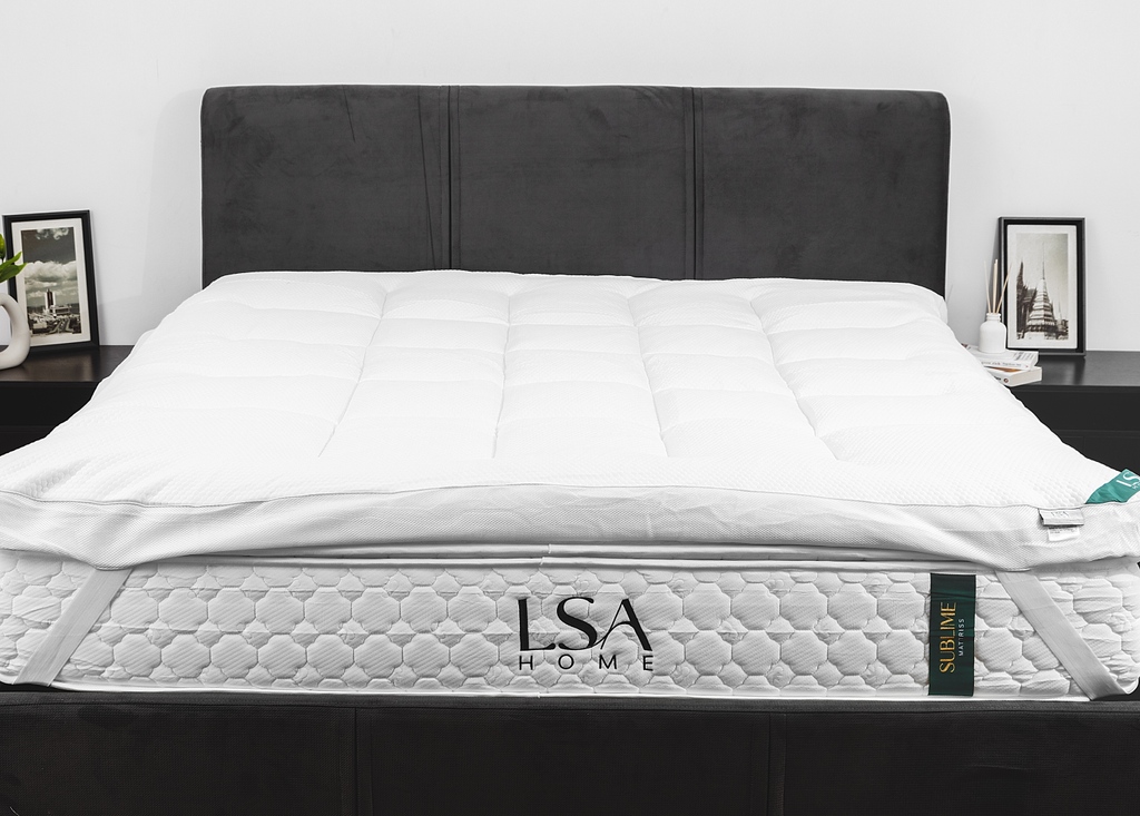LsaHomeco's tweet image. Want to protect your mattress from dust, stains and spills? 

Our toppers are just what you to keep your mattress secured and last for a longer time.

Shop at our stores today!

#lsa #lsahome #duvets #sheets #laundry #sleephealth #personalhygiene #mattress #beddings #topper