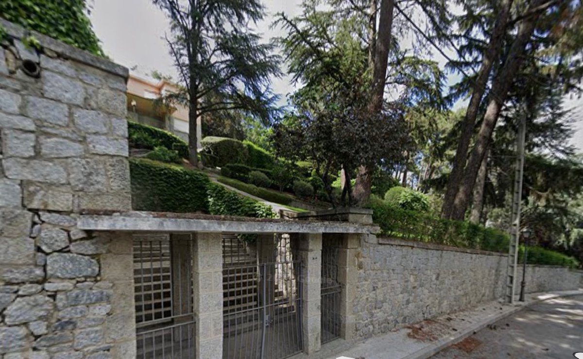 ESFuerzaCivica's tweet photo. 🔥 Mientras los Españoles 🇪🇸 luchan por llegar a fin de mes, el Ministro Marlaska compra su tercera propiedad, esta vez una villa de lujo por 1,2 millones de euros. #Desigualdad https://t.co/QndAFB4f2R