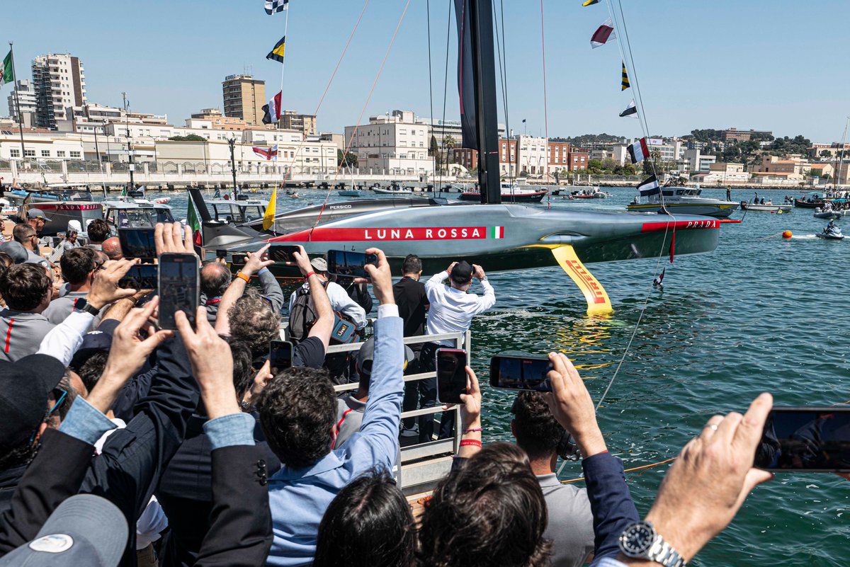 The Silver Bullet is back.

#AC37Recon | @lunarossa