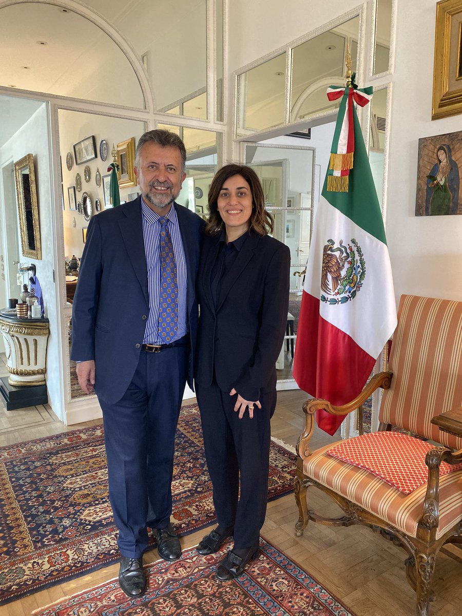 A true plesure to host at @EmbaMexIta for first time in at least 10 years DG @ICCROM @ArunaGujral and some mexican citizens working for it. We agreed several joint initiatives and are determined to upgrade relationship with @GobiernoMX @INAHmx Looking forward next steps!