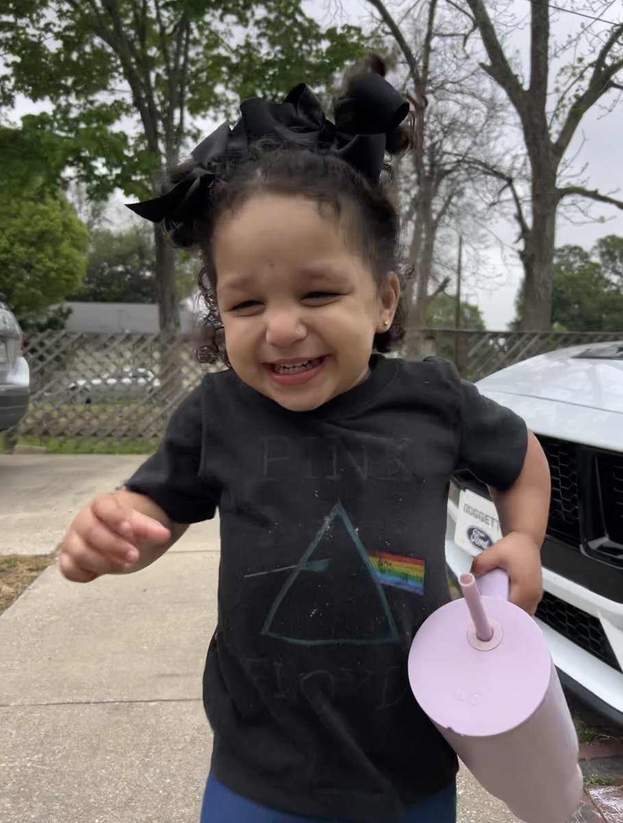 snobbyassbitch's tweet photo. This who bout to be 2 🥳 https://t.co/wUsAEp6n6B