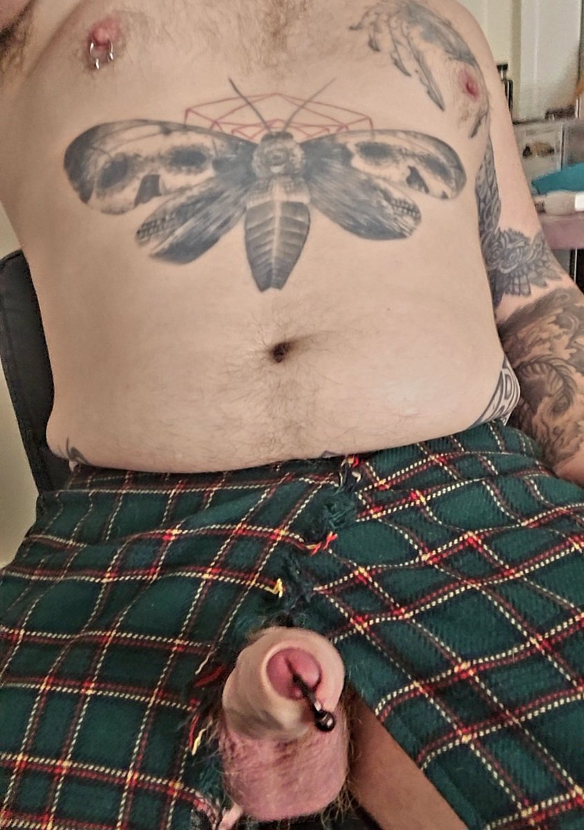 gingersnap969's tweet photo. Uncut and pierced. https://t.co/9tI87hhUVR