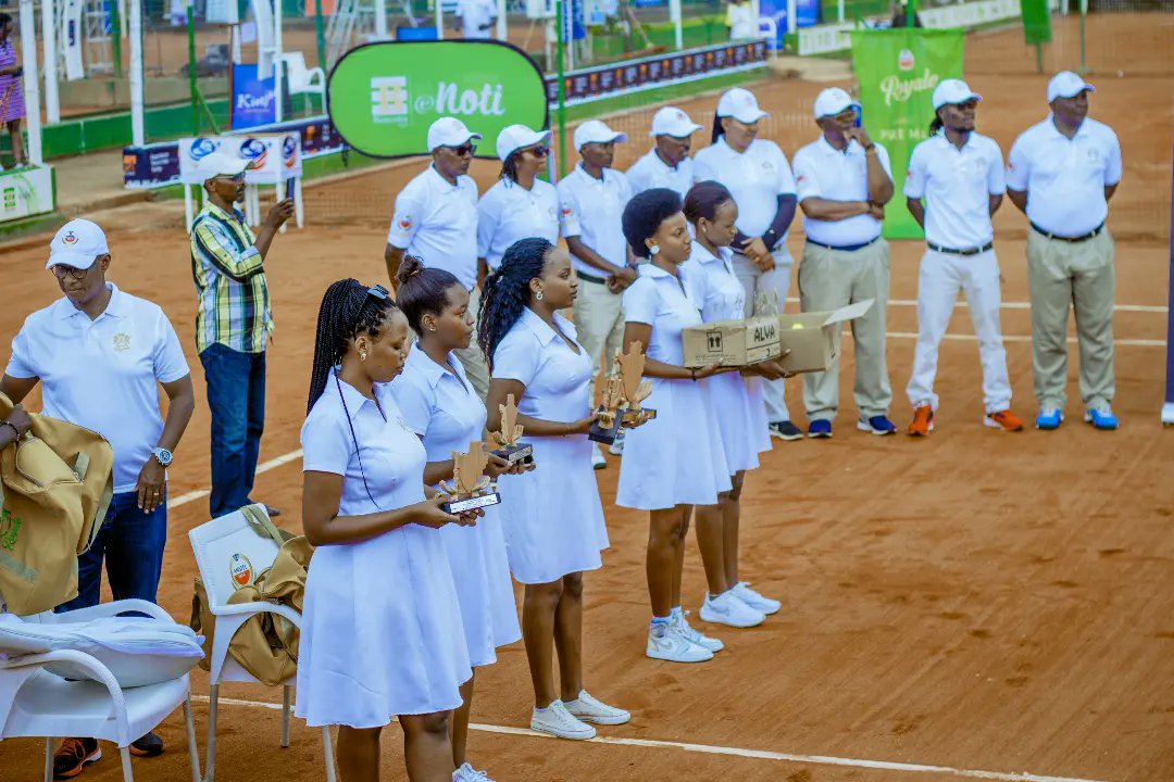 En images, la remise des prix aux finalistes en double de #W35Bujumbura. Une finale remportée par Sada Nahimana et Kamilla Bartone.

#tennisafrica #tennisburundi #itftennis