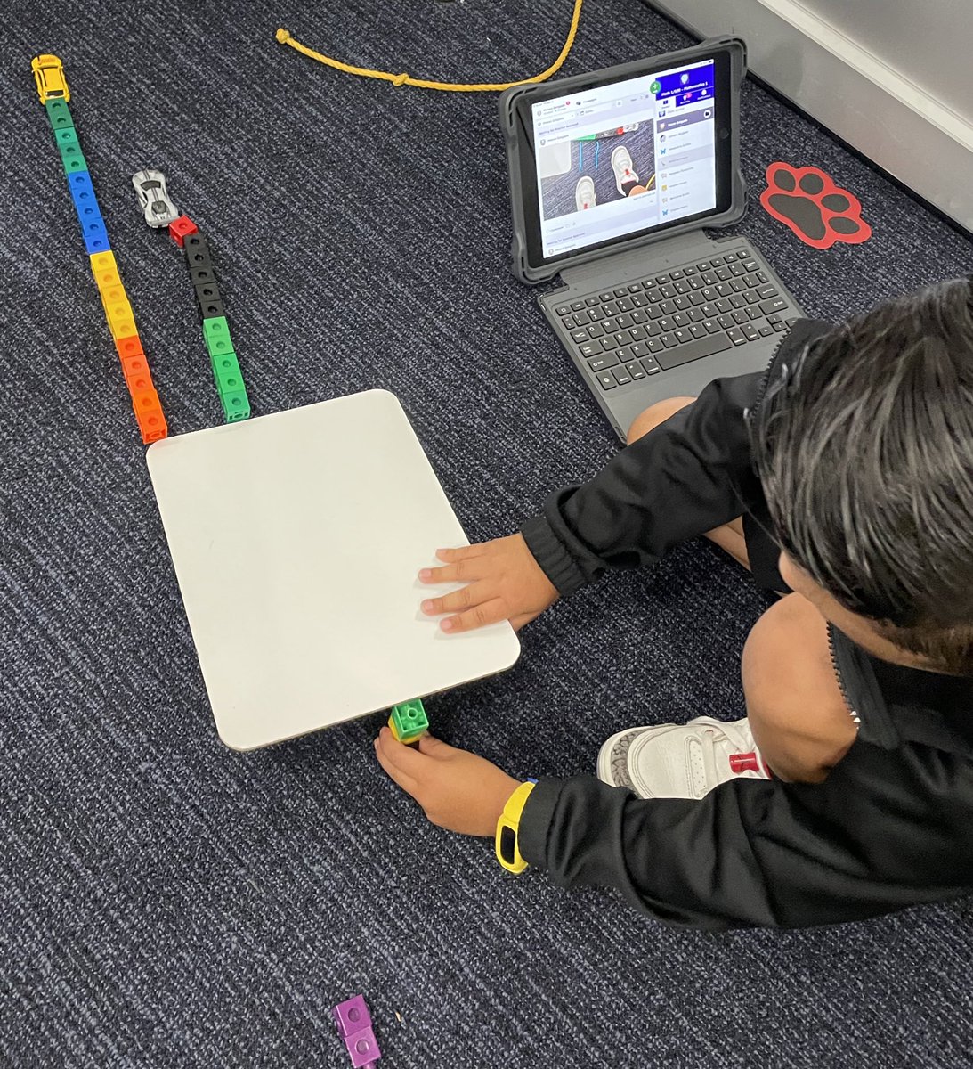 MsTlittles's tweet photo. Measuring with race cars and ramps. #kleinisdmath #seesaw https://t.co/wNtJEN94GN