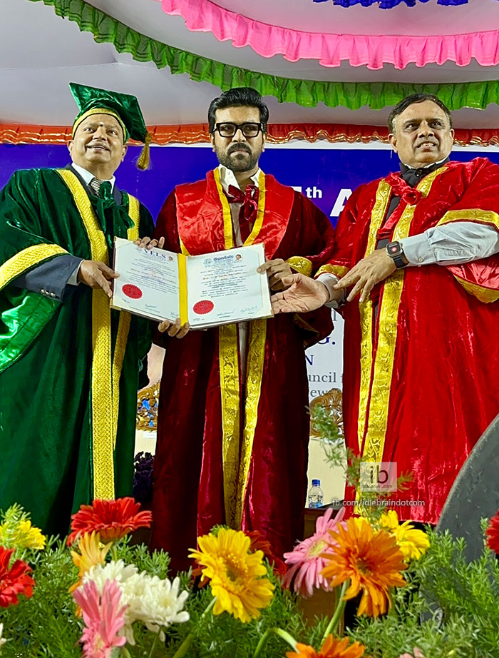 Global Star #RamCharan conferred doctorate by the Prestigious Vels University in Chennai వేల్స్ యూనివర్సిటీ నుంచి గౌరవ డాక్టరేట్ అందుకోవటం మరచిపోలేని అనుభూతి..నాకు ద‌క్కిన ఈ గౌర‌వం నా ద‌ర్శ‌కులు, నిర్మాత‌లు, తోటి న‌టీన‌టులు, నా అభిమానుల‌కే ద‌క్కుతుంది : గ‌్లోబ‌ల్ స్టార్ రామ్ చ‌ర…