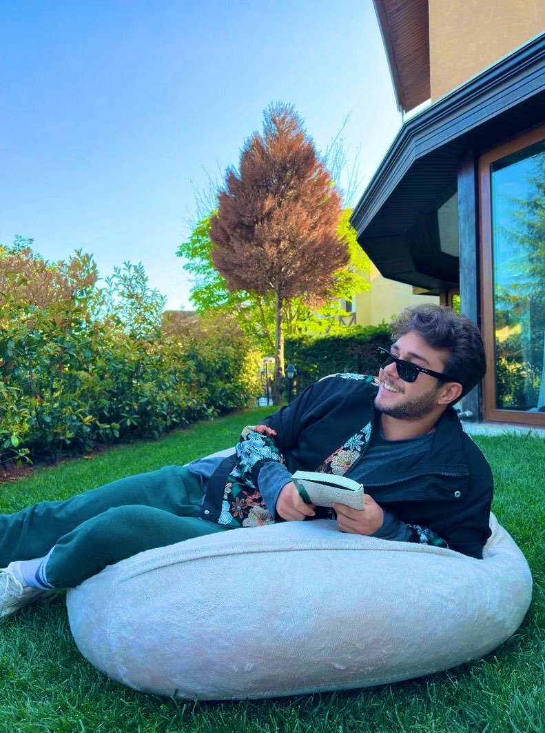 OnyazAccount's tweet photo. El hombre más guapo de Turquía 🤩💙

#OnurSeyitYaran https://t.co/7gJPXUhtz2