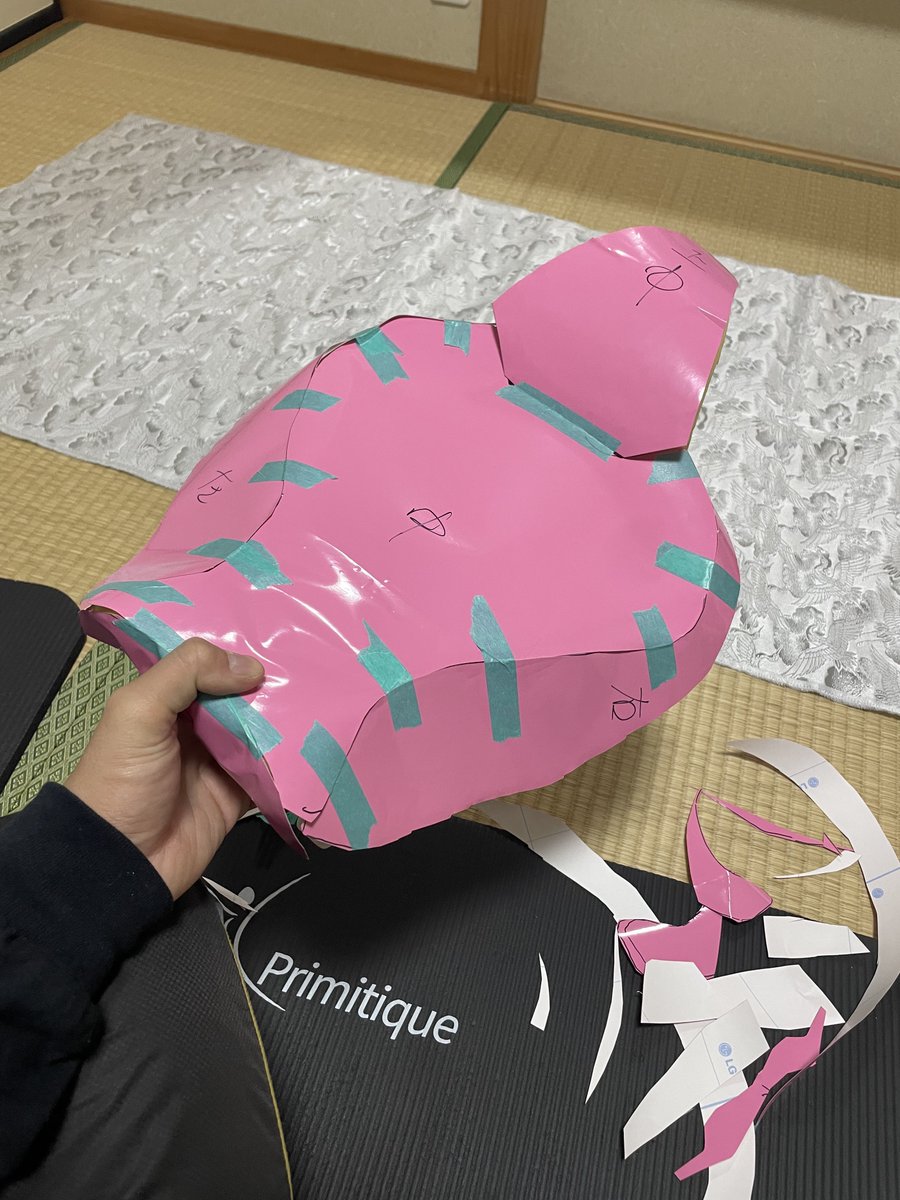 benidonn's tweet photo. 着物の生地からシート出来た！

題名は【お通夜】 https://t.co/jfBb6rPxx2