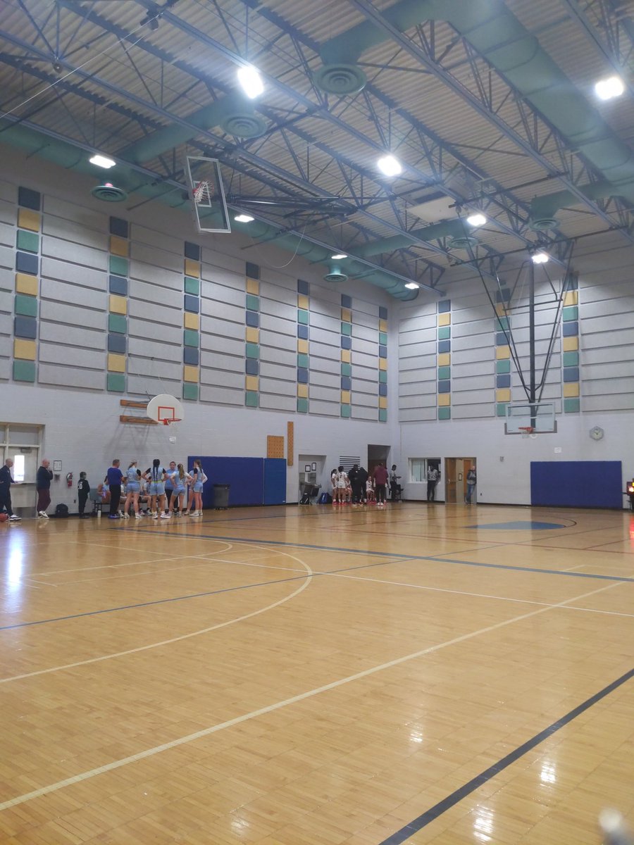 CoachEvanBell's tweet photo. @KeiraRoehm knocks down consecutive deep wing 3's for @MImystics 16U P24 very close game w/ RBA 16U. @LBInsider @PGHMichigan #AprilShowersClassic https://t.co/HHpnHvz5aO