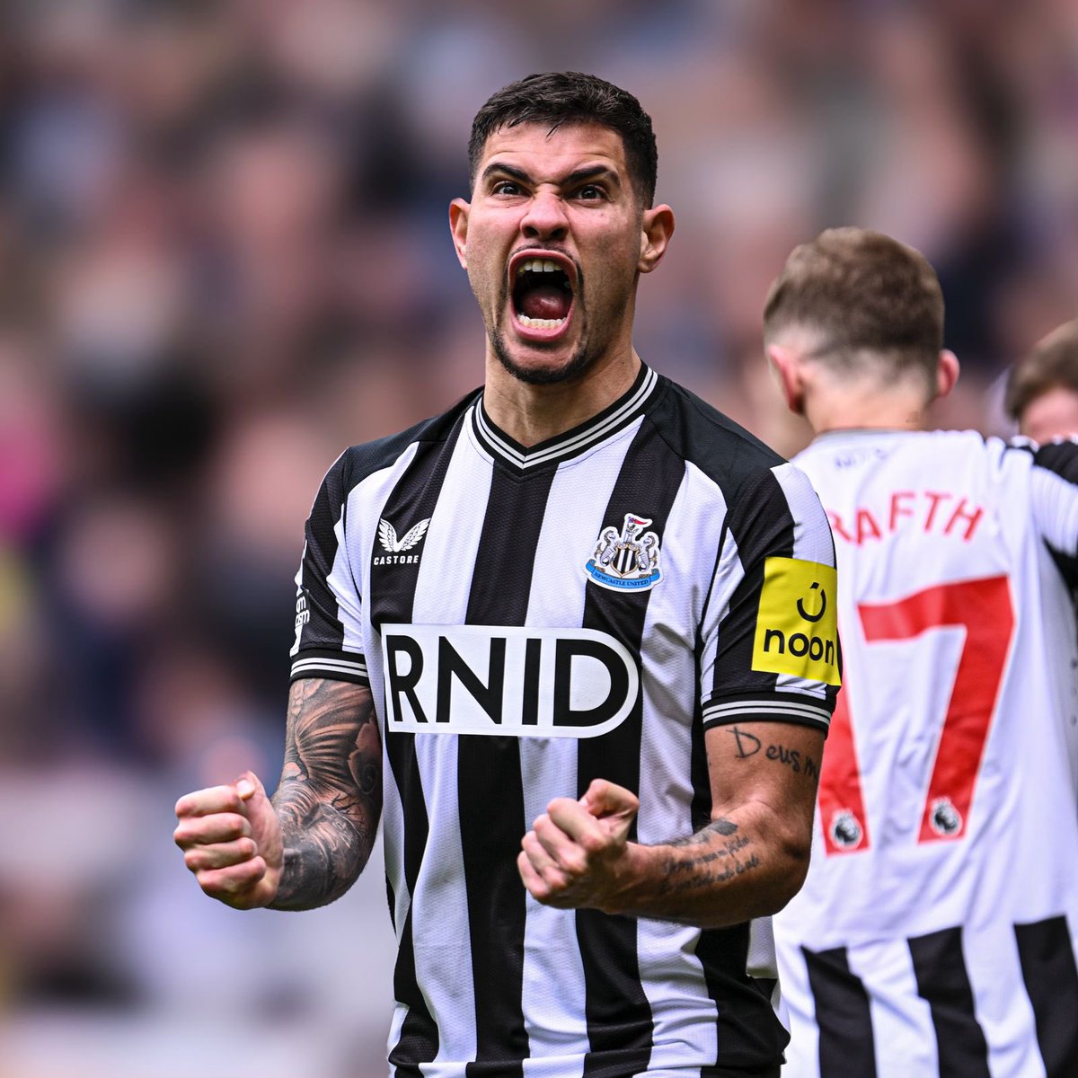 brunoog97's tweet image. Another amazing day in our home!! So proud of our team!! 4-0, 3 important points and 1 assist!! Howay the lads. Love it 🖤🤍3️⃣9️⃣