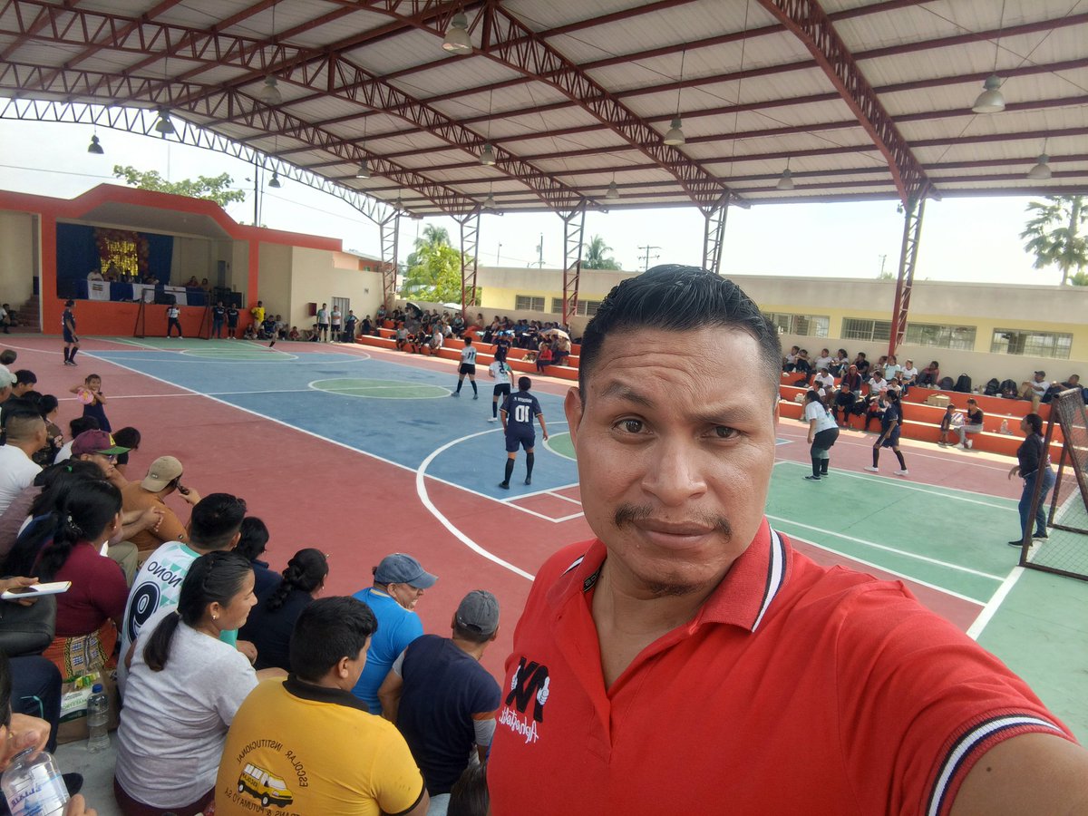 Wilistc87's tweet photo. Final del campeonato Docentes 2024 en la Unidad Educativa Cuyabeno  #Wilis87 😉 https://t.co/hvA46CdbXa