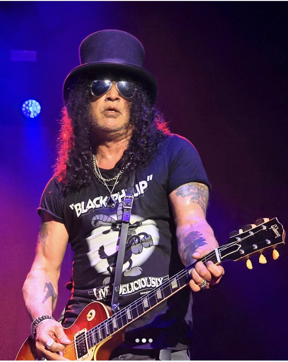 All_about_SLASH's tweet photo. From last night #gig in #danemark #copenhagen #kbhallen #theriverisrisingtour #2024 #SMKC #Slash #myleskennedy #toddKerns #frankSidoris #brentfitz #slashfeatmyleskennedyandtheconspirators #RnFnR #slashnews
๐ธ @slashfrance https://t.co/r7CgVu6E12