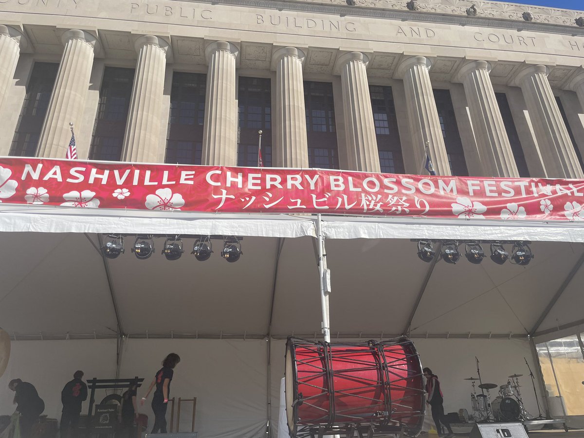 It’s absolutely gorgeous at Public Square today.

If you don’t feel like driving downtown, it’s a great day to 🚲 or try #transit.