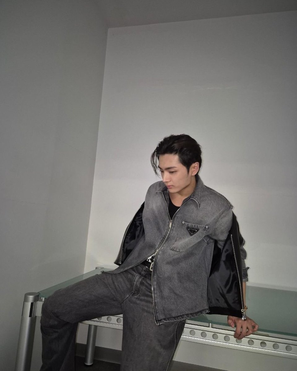 [INSTAGRAM] 240413

“🎸🐈‍⬛🎸 #JAY”

(1/2)

<a href="/ENHYPEN_members/">ENHYPEN</a> <a href="/ENHYPEN/">ENHYPEN OFFICIAL</a> #ENHYPEN #엔하이픈