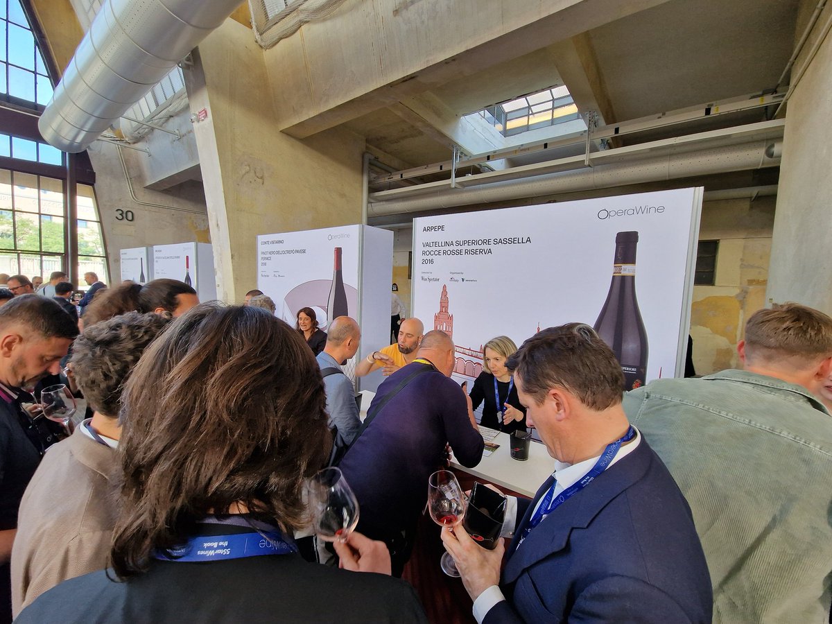 It's #OperaWine2024 day! Waitin' for you in Verona, to live the elegant and refined opera's sets at the OperaWine event, featuring the finest Italian wines selected by @WineSpectator! @MyOperaWine #Vinitaly2024 #OperaWine #WineSpectator #Sassella #RocceRosse #ARPEPE