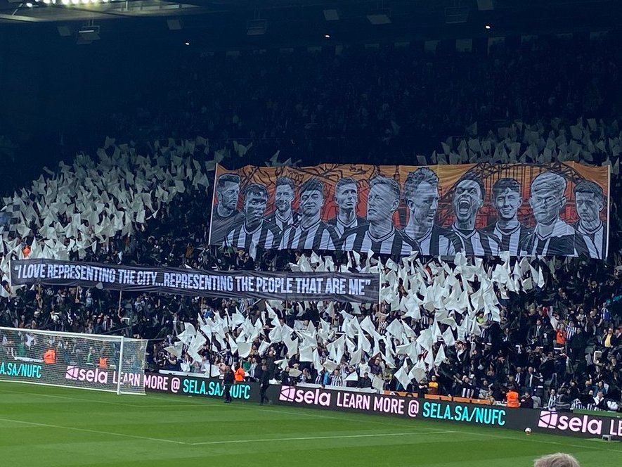 CraigHope_DM's tweet photo. 🏴 Eddie Howe: "I wanted to walk onto the pitch &amp; applaud that banner" @worflags https://t.co/UyJNOb1Wf7