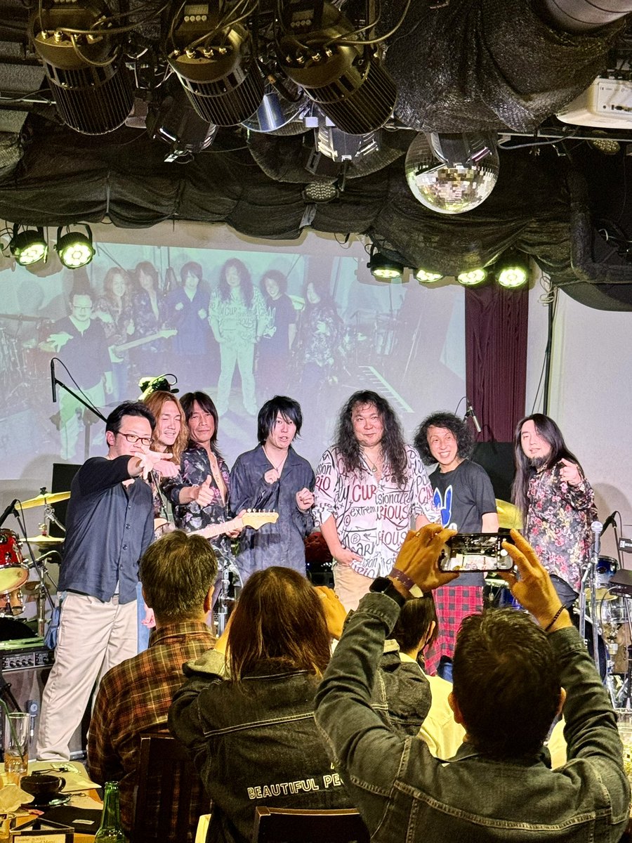 Sadasan_osaka's tweet photo. Toshiさん！
ありがとうございました🎸
控えめに言って最高でした✨✨
音楽は自由で楽しく心地よい時間である事を改めて気付かされた楽しいひとときでした。
これからも頑張って下さい！
お寿司〜🍣

#D_Drive
#D_Drive_Toshi 
#梅田always 
#アンパンマン
#恐るべし裏物販ありがとうございます https://t.co/ZixVB37YIc