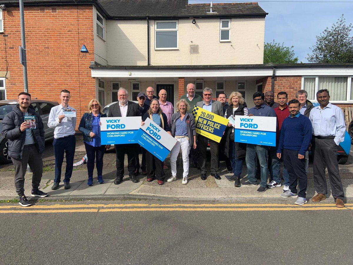 Fantastic morning with great people across Chelmsford supporting our amazing @Conservatives Police, Fire & Crime Commissioner @Hirst4EssexPFCC ahead of the PFCC Election on Thursday 2nd May! ☀️ Working together with @vickyford, we now have record numbers of police in Essex 👮‍♂️