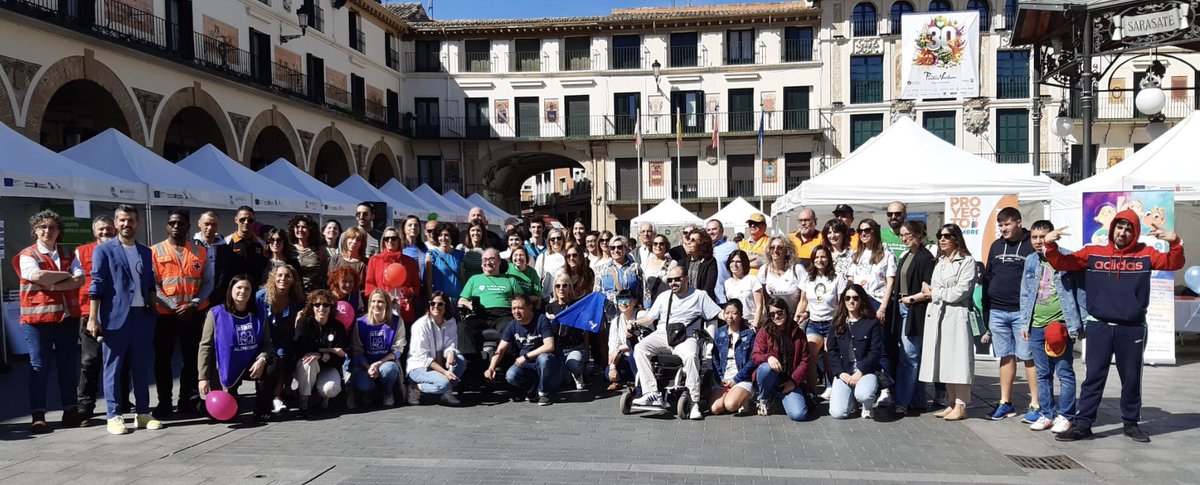 V Jornadas de la Salud del Area de Salud de Tudela.
Esta  mañana hemos compartido  con 22 asociaciones relacionadas con Salud,espacio de participación de la ciudadanía.
Marco para dar a  conocer el gran trabajo que realizan en y para nuestra comunidad.
Muchas gracias a todas 👏👏
