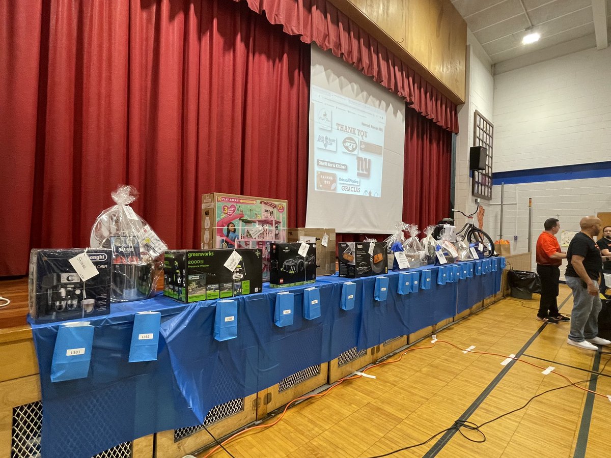 AcademyStreetES's tweet photo. Another Successful ASE Tricky Tray! Tons of prizes, smiles, laughs, and hard work made this a success! Thank you to our PTA who always go above and beyond to make this special! Shout out to the teachers and staff who helped! Go Tigers! 🐅
@PublicDover
#ATEAM
#TrickyTray https://t.co/uDiUO2O974